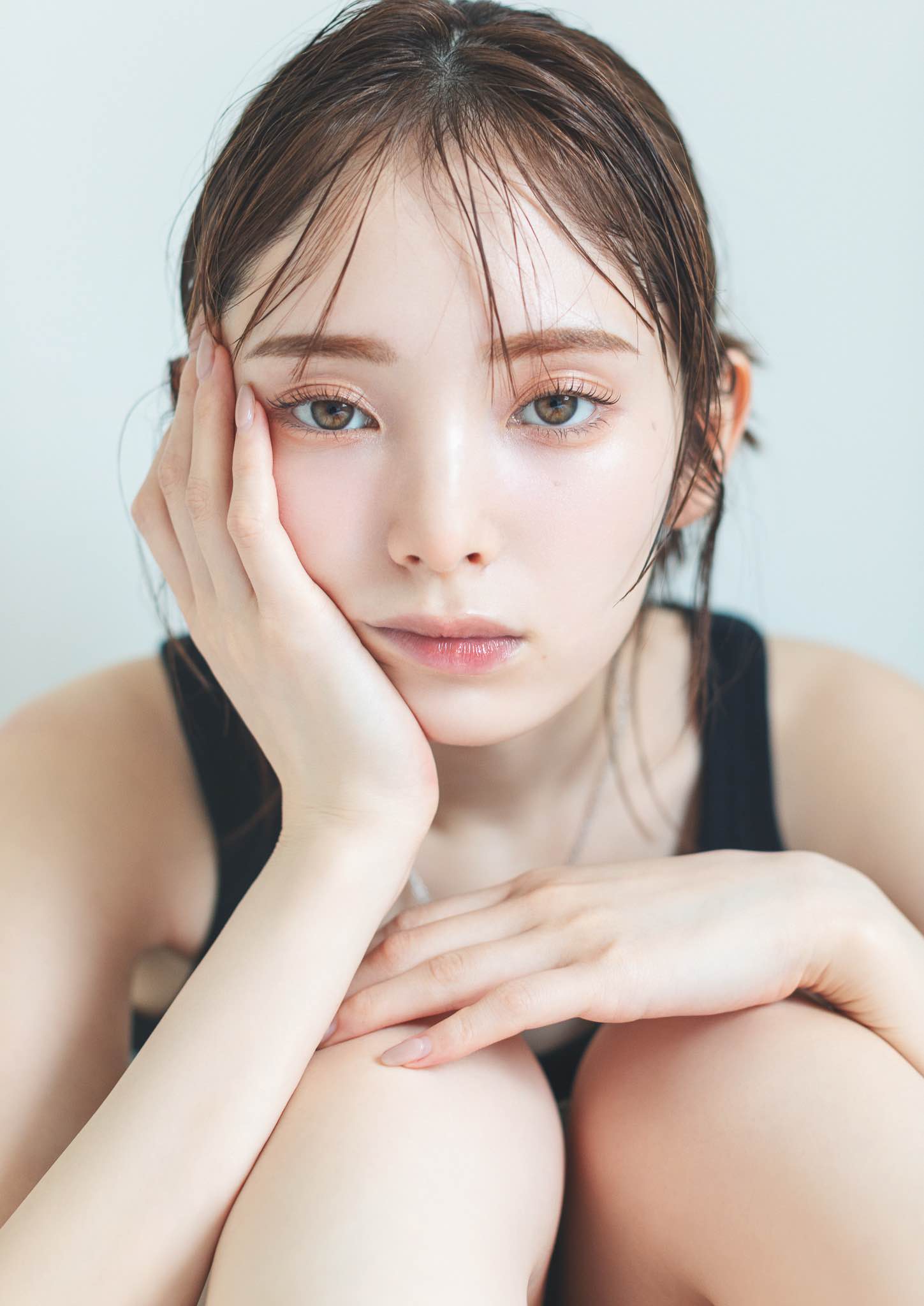 透明感あふれる橋下美好が続ける、FRENAVAの美肌メソッド