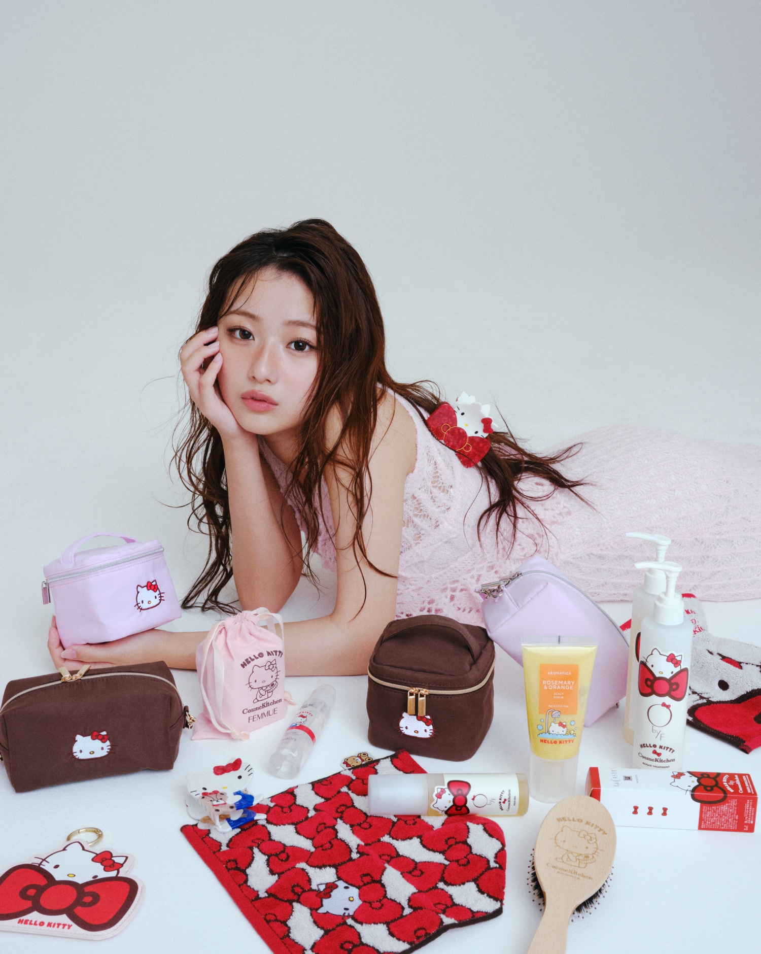 HELLO KITTY × Cosme Kitchenのメインビジュアル