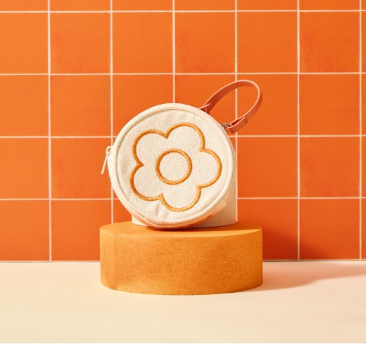 MARY QUANT & Biop ストラップ付きキャンバスミニポーチ
