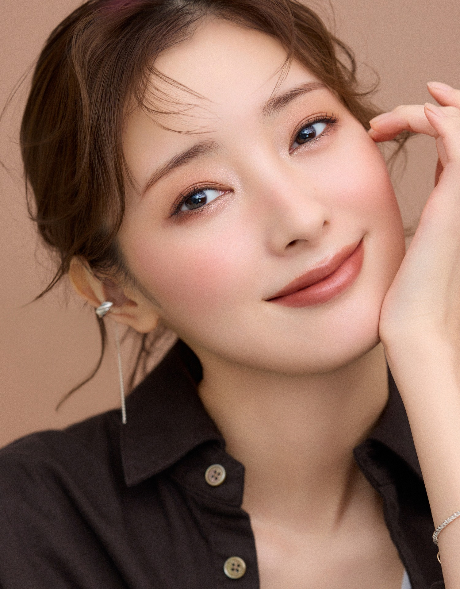 LOOK1 ピンクベージュで叶えるレディなピュア感